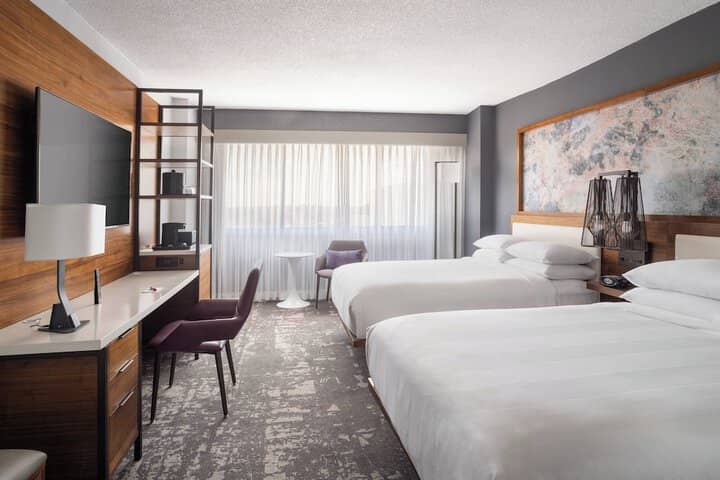 Room 9 of 38