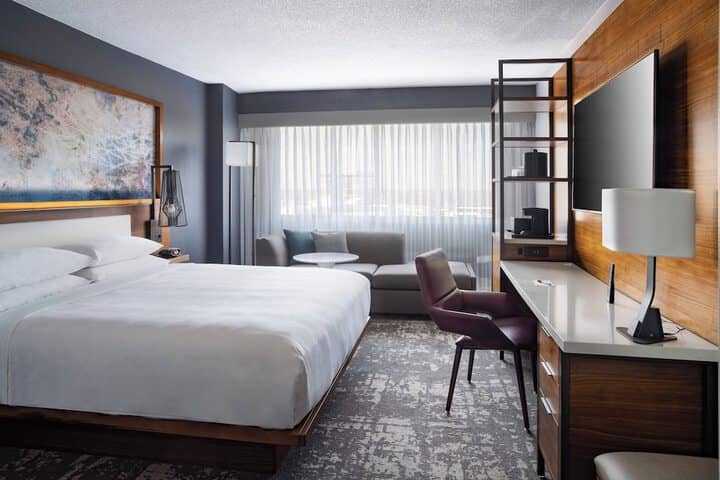 Room 10 of 38